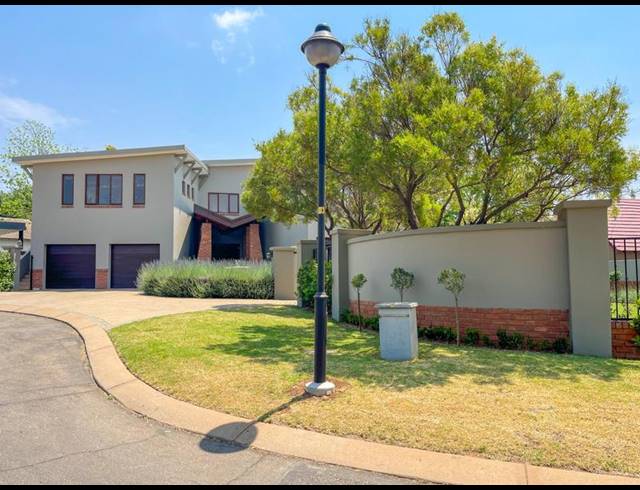 4 BEDROOM HOUSE FOR SALE IN MIDSTREAM ESTATE